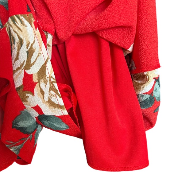 Charlotte Russe Floral Romper, Scalloped Neckline - Picture 3 of 4